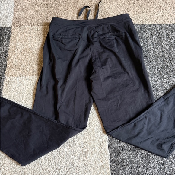 Lululemon On the Fly Black Luxtreme Womens Pants - Size 8 - Picture 2 of 7